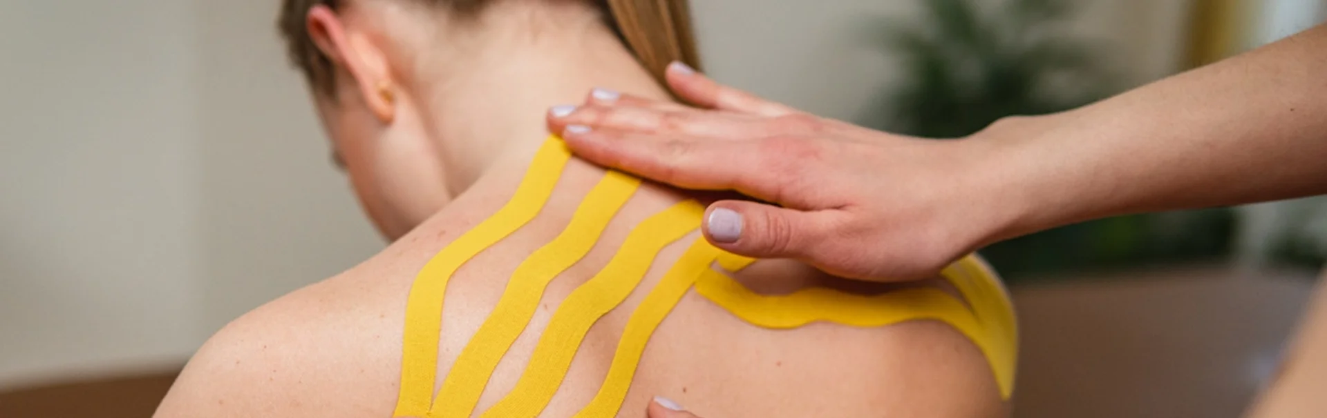 Gyógytorna egyik eszköze a kineso tape